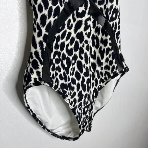 Carmen Marc Valvo Women's Leopard Print Cut-Out One-Piece Swimsuit Size 6 Trendy - Picture 4 of 11